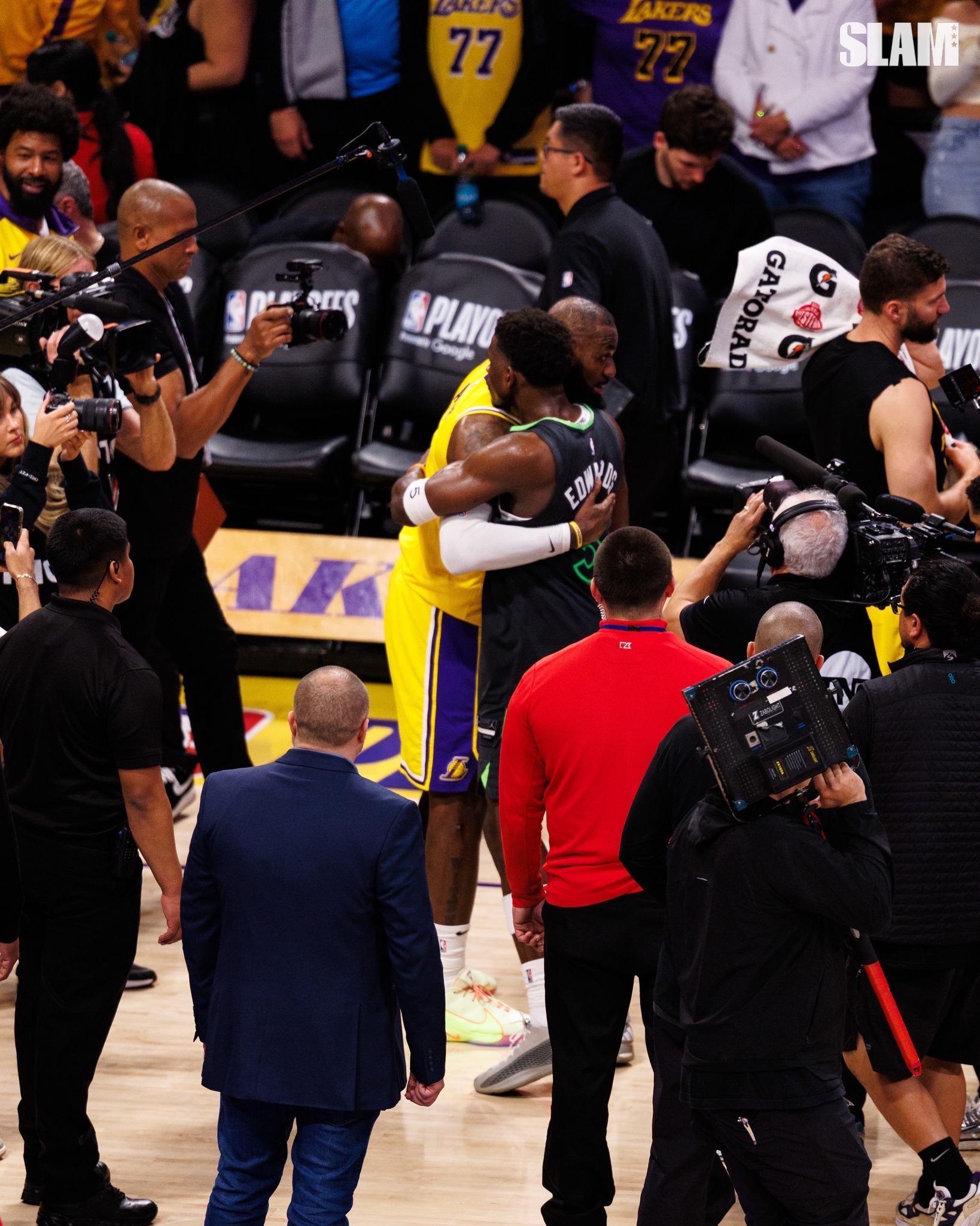 密尔沃基雄鹿发布备战花絮，集结日回应争议，法国杯任务艰巨，控场能力受关注的简单介绍-ayx