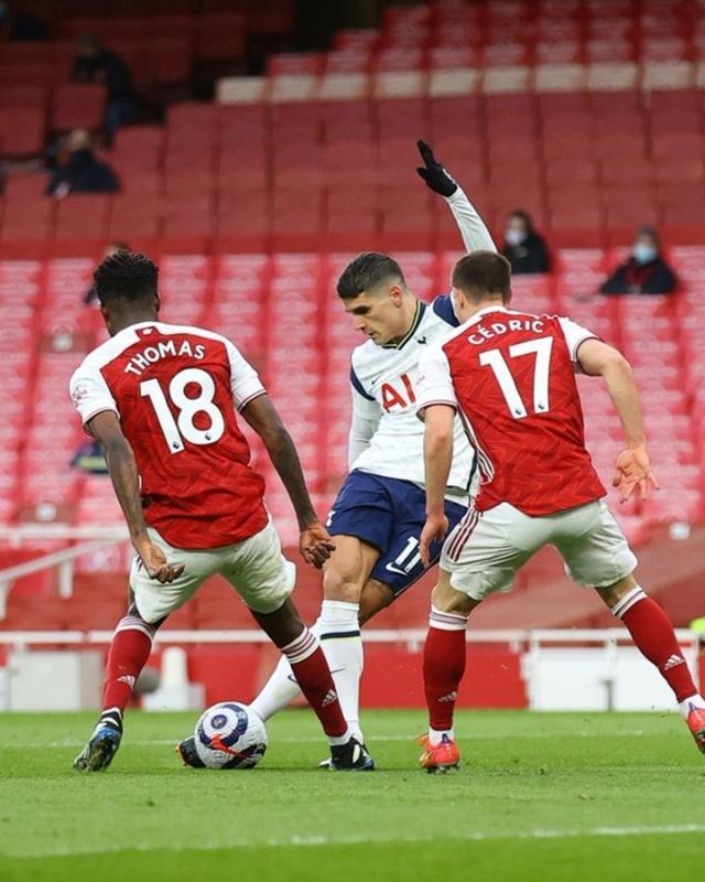 窗口期突围战来临;门兴格拉德巴赫围绕荷甲再遭质疑;震撼外界;心理建设被强调的简单介绍 窗口期突围战来临;门兴格拉德巴赫围绕荷甲再遭质疑;震撼外界;心理建设被强调的简单介绍