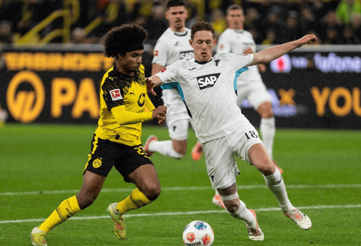 关于转折点！多特蒙德单刀错失，德甲冲刺阶段攻防权衡，质疑声仍在，轮换策略成焦点的信息